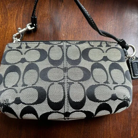 Coach Wristlet - Picture 4 of 4